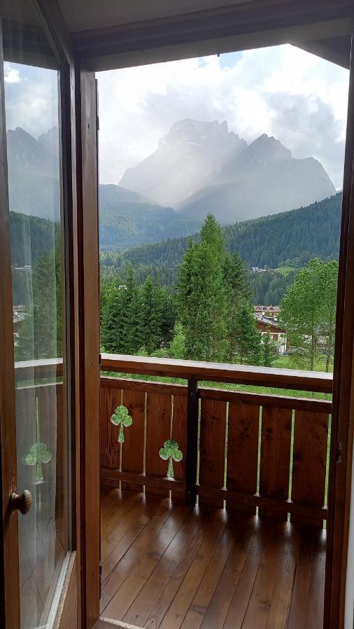 Deliziosa Mansarda Con Vista Dolomiti Apartment San Vito di Cadore Bagian luar foto