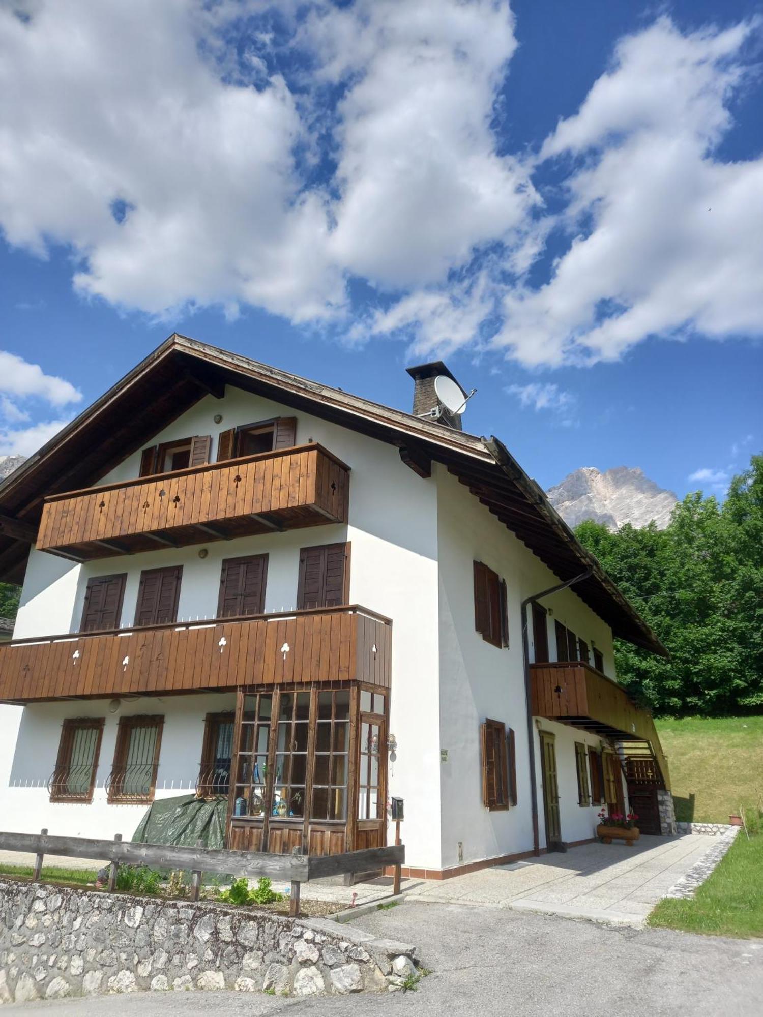Deliziosa Mansarda Con Vista Dolomiti Apartment San Vito di Cadore Bagian luar foto