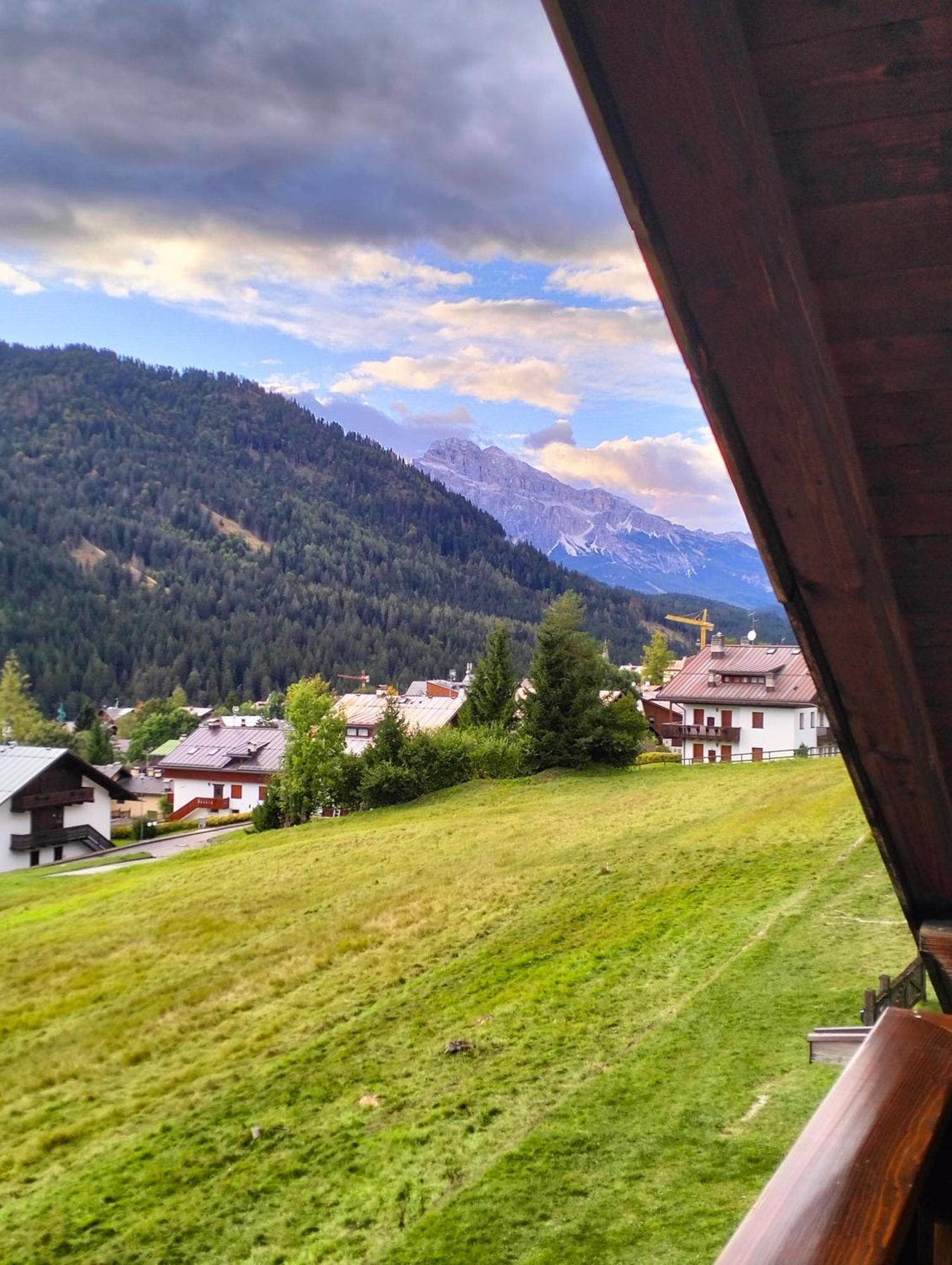 Deliziosa Mansarda Con Vista Dolomiti Apartment San Vito di Cadore Bagian luar foto